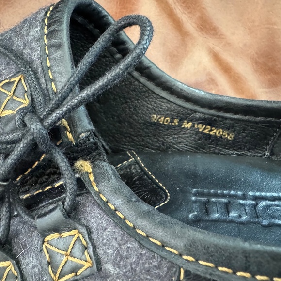 Born Gray/Black Leather and Wool Clogs/Mules Sz 9/40.5 - Picture 2 of 5